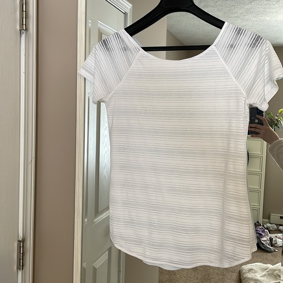 Athleta Sheer Striped White Tee With Twist Back - Picture 3 of 10